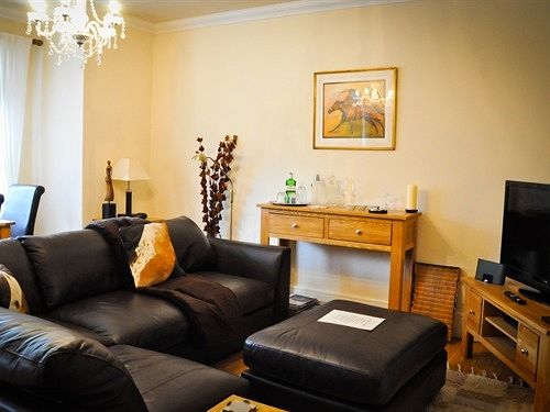 Newmarket Boutique Apartments 3