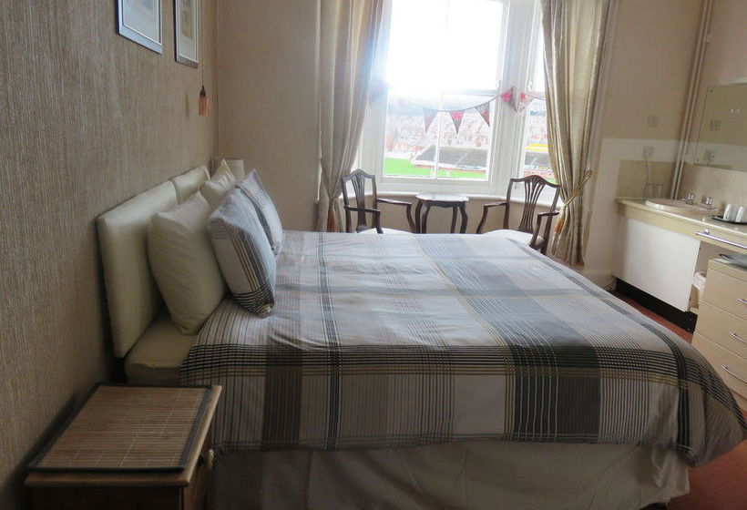 Bed and Breakfast Ainsley Court Guest House 15