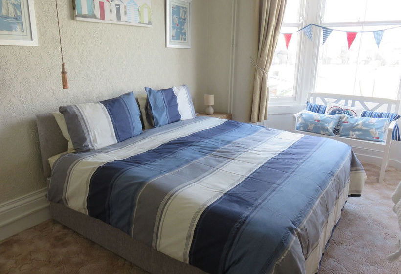 Bed and Breakfast Ainsley Court Guest House 3