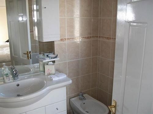 Bed & Breakfast Penarth Guest House 5