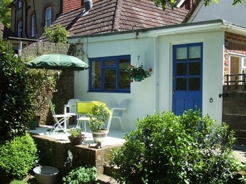 Overglen Court Bed & Breakfast 6