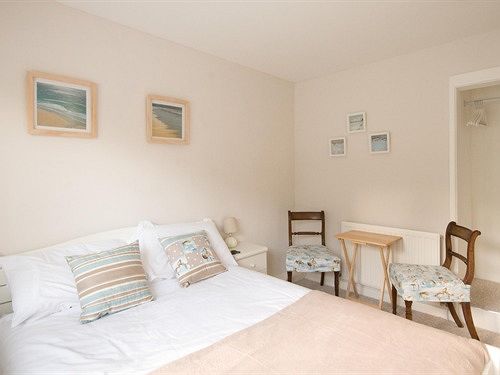 Pension The Cove Guest House 7