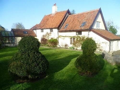 Bed and Breakfast Holly Tree House 2