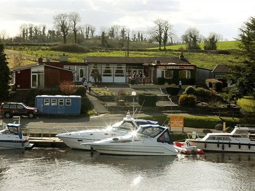 Hotel Carrybridge Lakeside Lodge