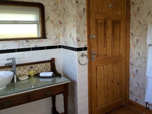 Bed & Breakfast Fourwinds Leisure 6