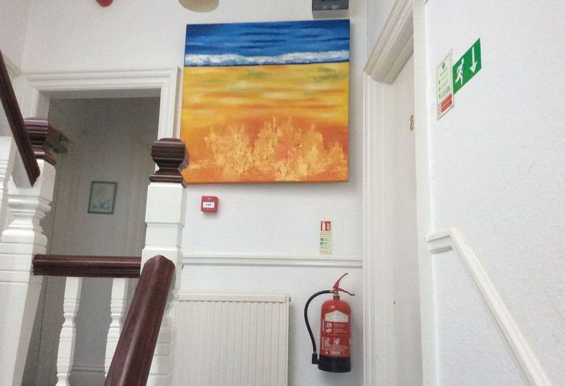 Bed and Breakfast Ash 16