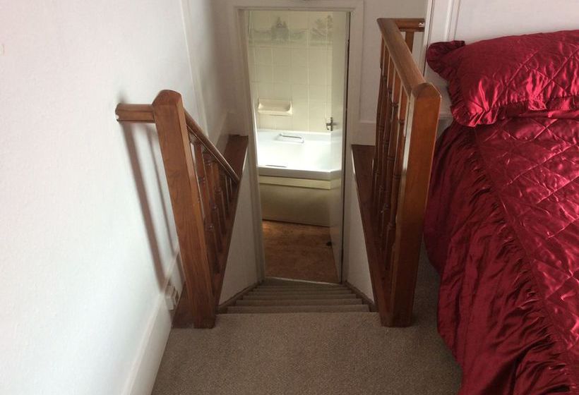 Bed and Breakfast Ash 7