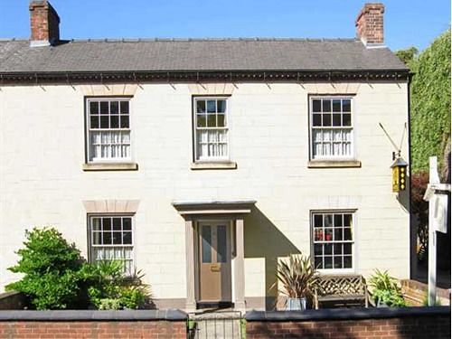 Pension (Hôtel basse catégorie) The Coach House 1