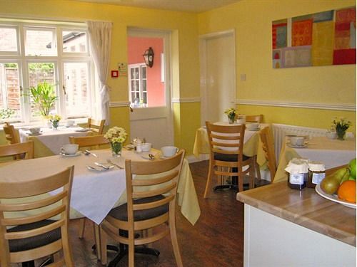 Pension (Hôtel basse catégorie) The Coach House 4