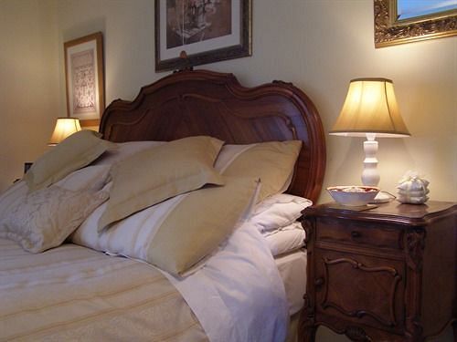 Cadson Manor B&b 1