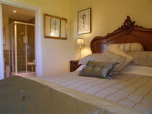 Cadson Manor B&b 2