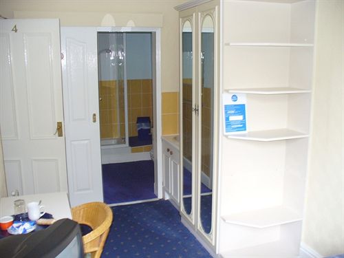 Pension Harewood Lodge Guest House