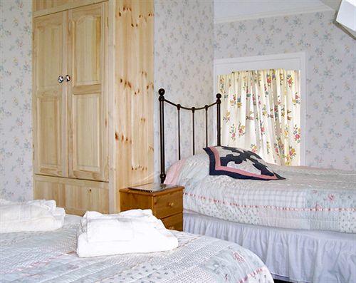 The Countryman Hotel  B&b