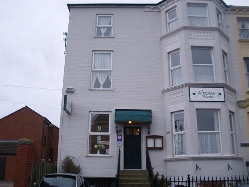 Bed and Breakfast Silverstone House