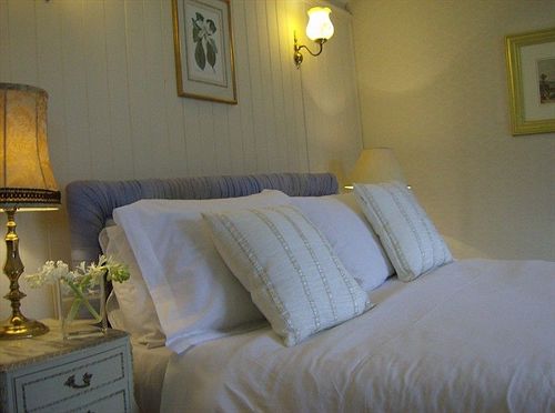 Bed & Breakfast Taste Of India On The Green 14