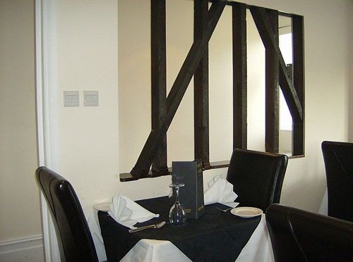 Bed & Breakfast Taste Of India On The Green 4