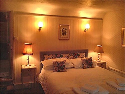 Bed & Breakfast Taste Of India On The Green 8