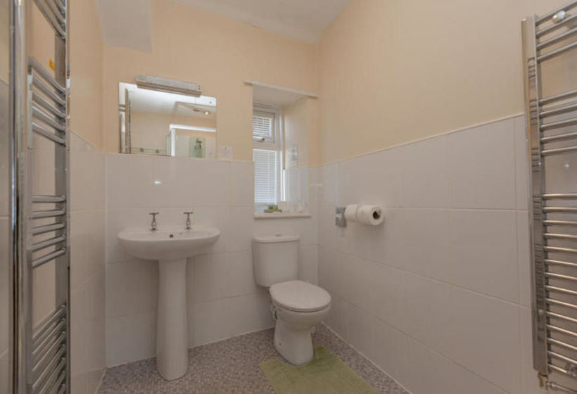 Bed and Breakfast King Arthur S Arms Inn 4