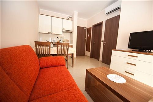 Apartments Vila Piranesi 13