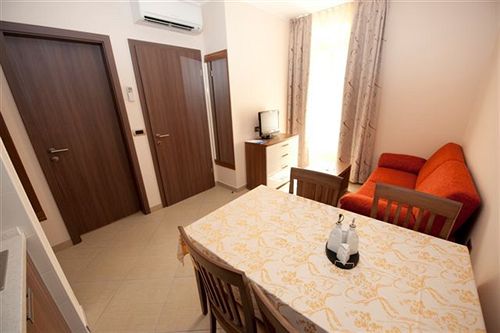 Apartments Vila Piranesi 17