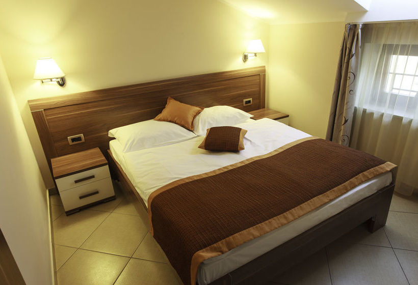 Apartments Vila Piranesi 4