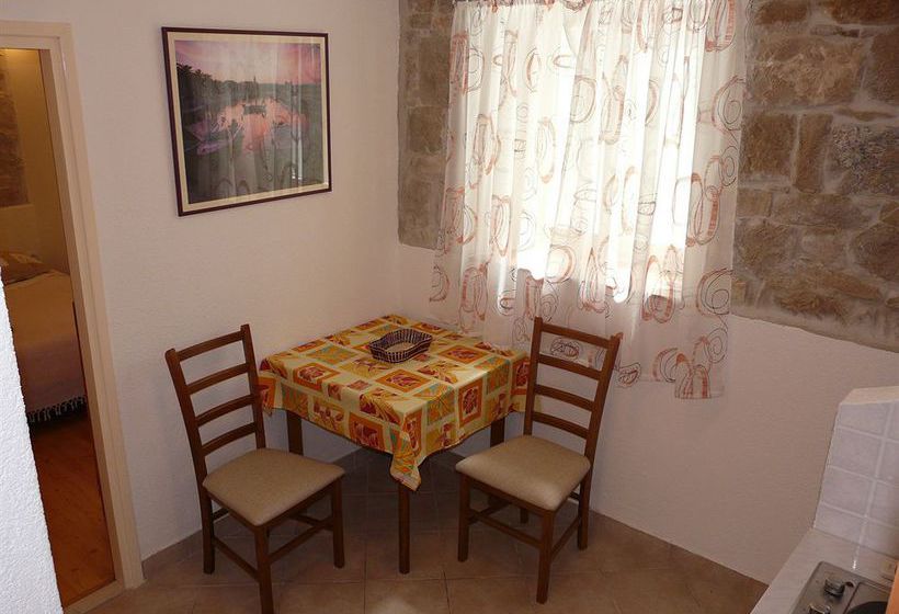 Pension House Sandra - Guest House