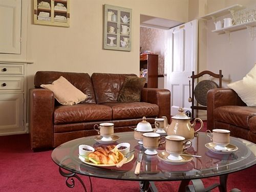 Pension Oakfold House