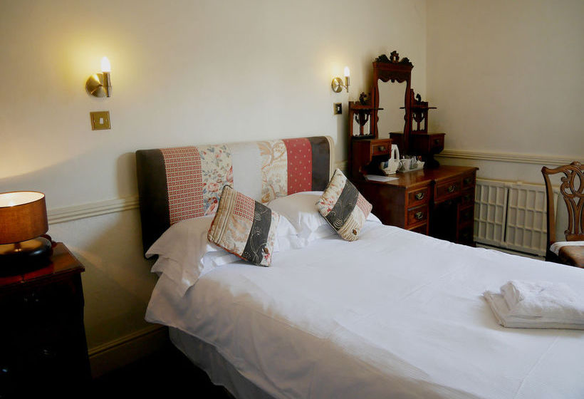 The White Hart Hotel & Restaurant 4