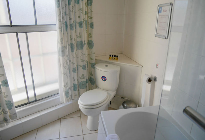 The White Hart Hotel & Restaurant 6