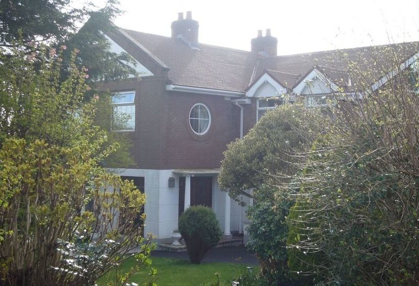 Pinetrees Bed & Breakfast