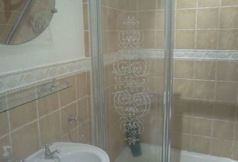 Pension The Lawn Guest House