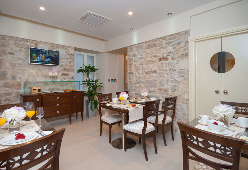 Bed & Breakfast Antique Split Luxury Rooms