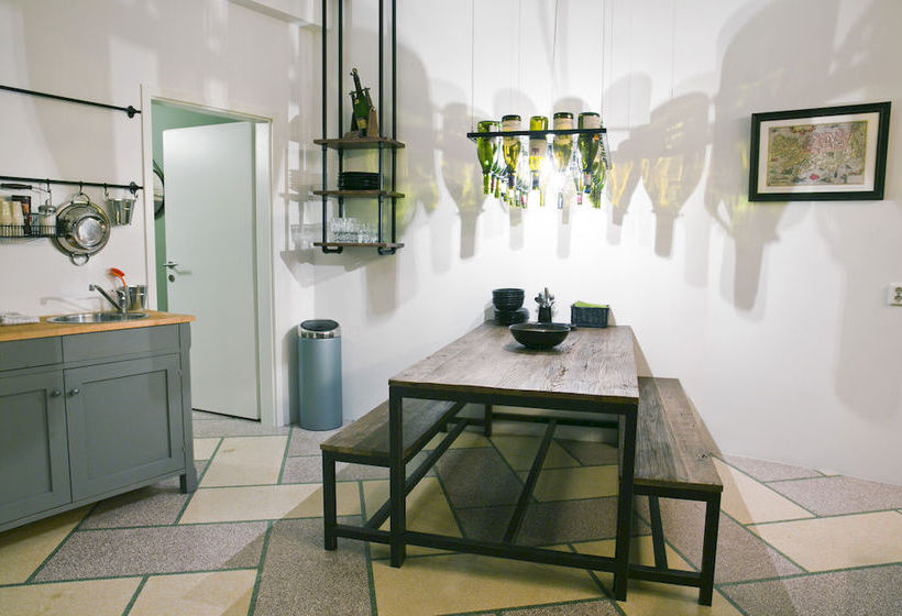 Thomsen Apartments 12