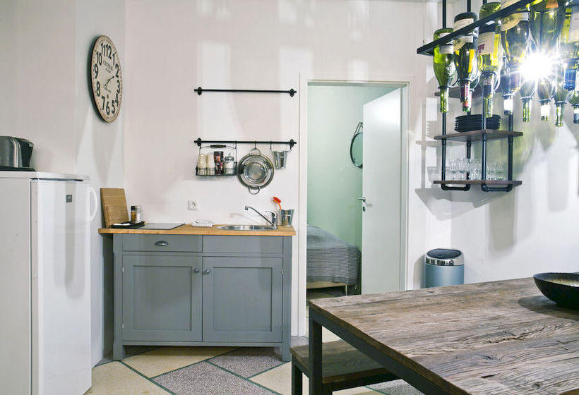 Thomsen Apartments 16