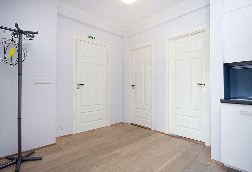 Thomsen Apartments 8