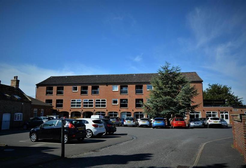 Hotel Oliver Cromwell