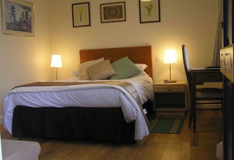 Hotel The Inn With The Well 11