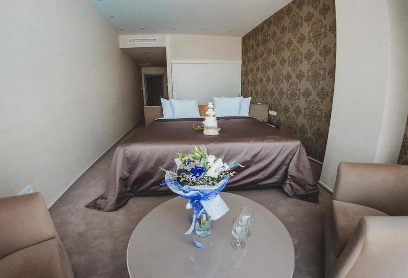 Portofino Hotel Beach Resort 10