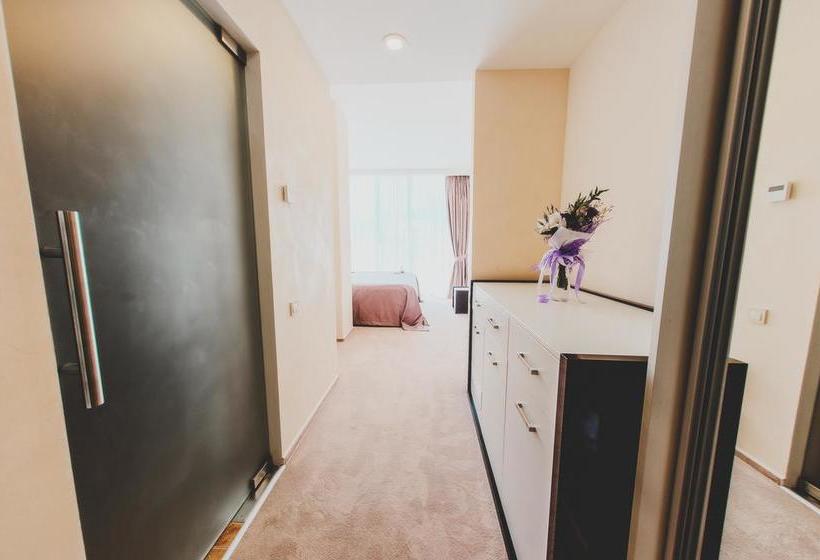 Portofino Hotel Beach Resort 11