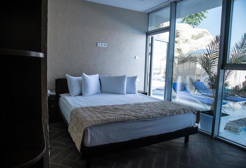 Portofino Hotel Beach Resort 18