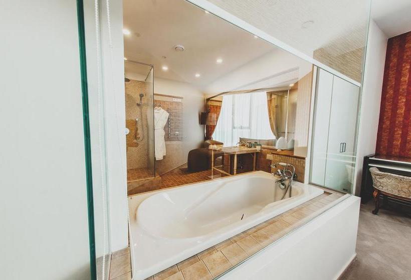 Portofino Hotel Beach Resort 9