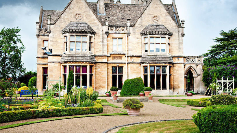 Bed and Breakfast Manor By The Lake