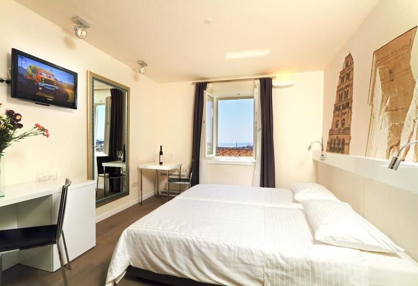 Bed and Breakfast La Porta Luxury Rooms 3