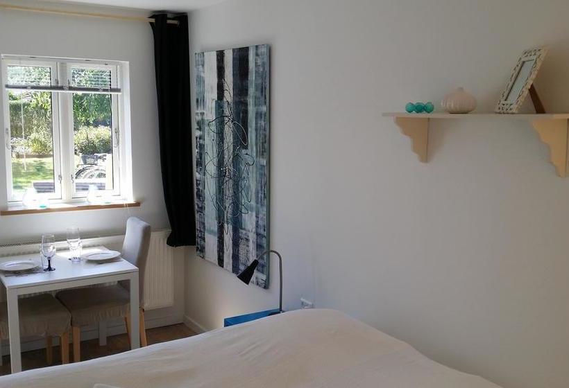 Bed and Breakfast EngholmBB 10