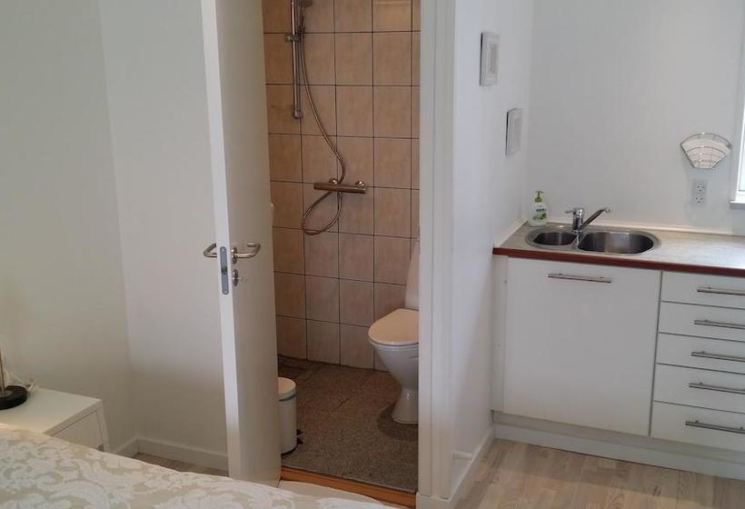 Bed and Breakfast EngholmBB 8