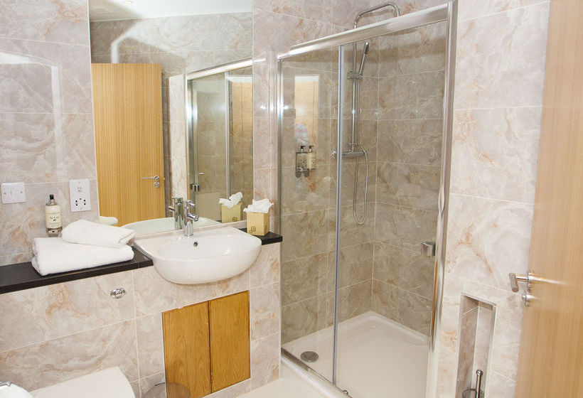 Royal Athenaeum Suites