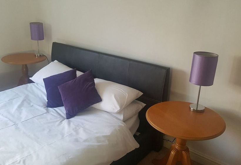 Hotel Huckleberrys Bar & Grill