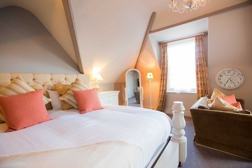 Ox Hotel Bar & Grill 1