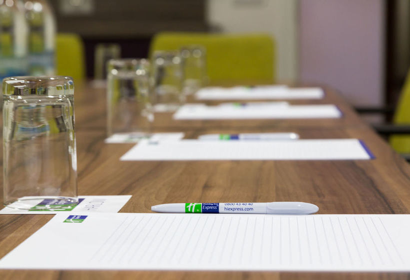 Hotel Holiday Inn Express St. Albans - M25, Jct.22