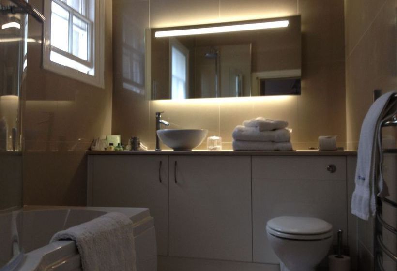 Pension (Hôtel basse catégorie) The Esplanade 1